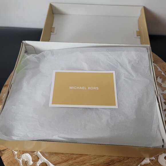 Michael Kors Simone Black Patent Leather Ankle Strap Heels W/Gold Buckle Size 8M - Picture 7 of 10